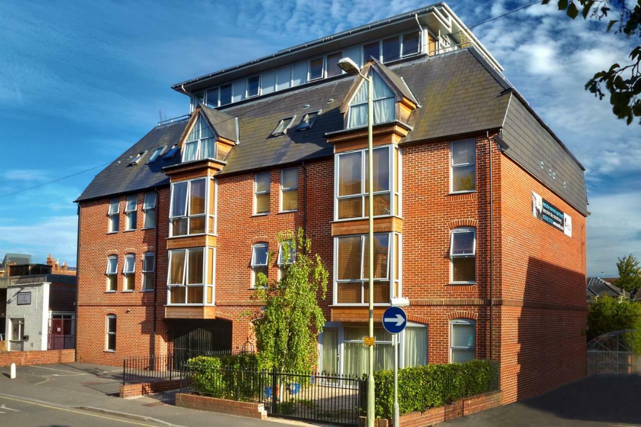 2 Bed 2 Bath At Pelican Hse In Newbury - Free Secure, Allocated Parking Экстерьер фото