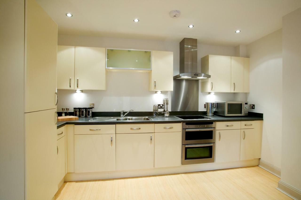 2 Bed 2 Bath At Pelican Hse In Newbury - Free Secure, Allocated Parking Экстерьер фото